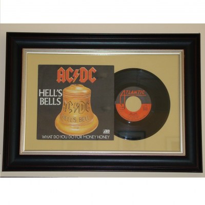 Сингл в рамке AC / DC