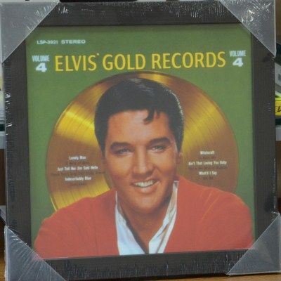 Обложка пластинки в рамке Elvis Presley